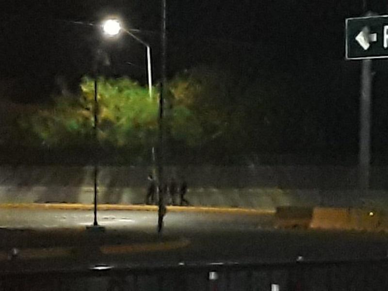 Migrantes deportados por EU ingresan sin control a Piedras Negras, no hay vigilancia del INM 