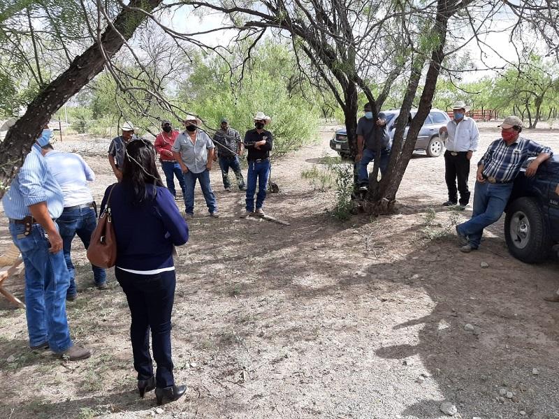 Analizan municipio y SIMAS con habitantes del ejido El Centinela tres opciones para solucionar la falta de agua