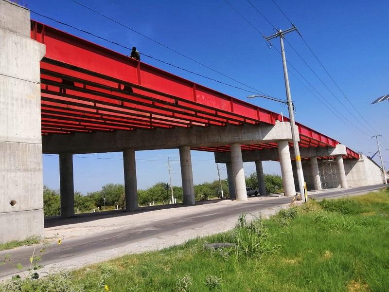 Hacen falta más puentes vehículares superiores en Piedras Negras, esperan que en 30 días concluyan el del República (video