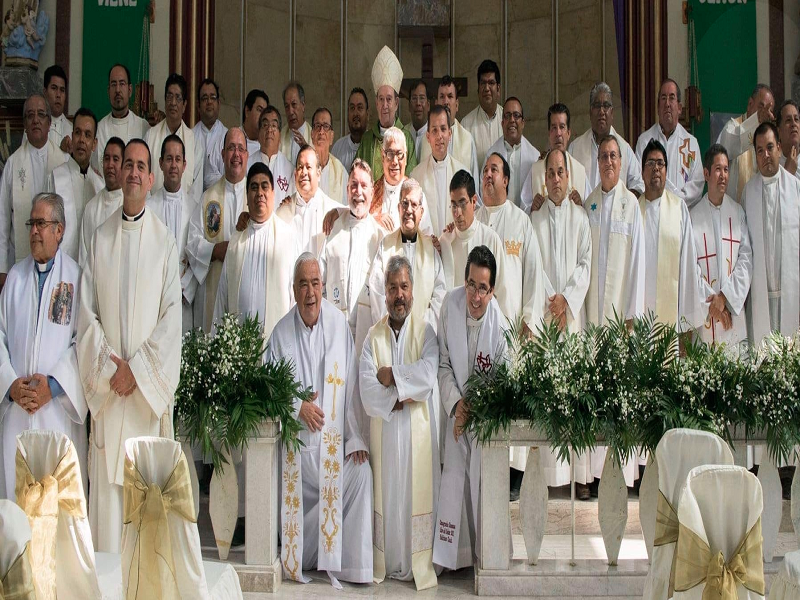 A pesar de contagios, sacerdotes continuarán con sus labores: Obispo (video)