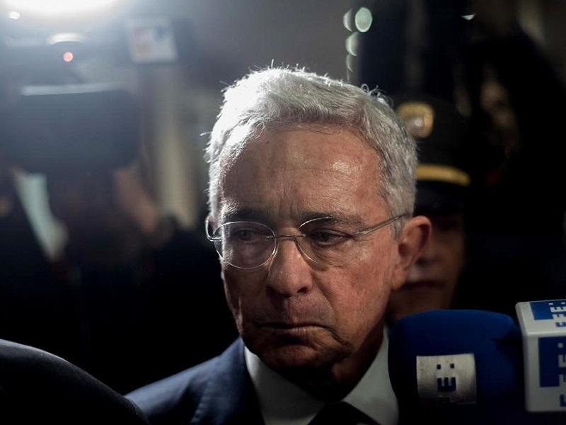 Corte Suprema colombiana ordena detención domiciliaria del expresidente Uribe