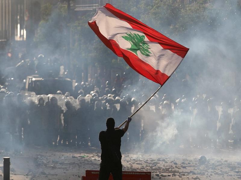 Un muerto y 200 heridos, el saldo de las violentas protestas en Beirut tras explosi&oacute;n