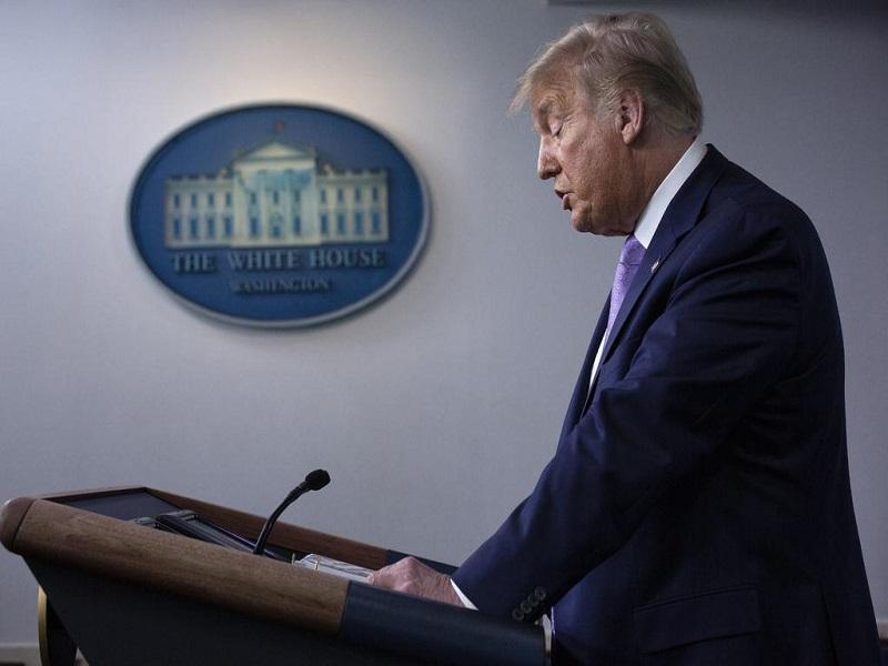 Trump es evacuado abruptamente de conferencia tras tiroteo al exterior de la Casa Blanca; el agresor fue asegurado (VIDEO)