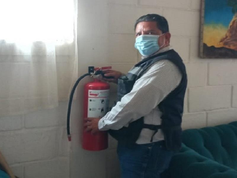 Revisan que negocios de comida cuenten con mangueras para gas en buen estado y con extintores