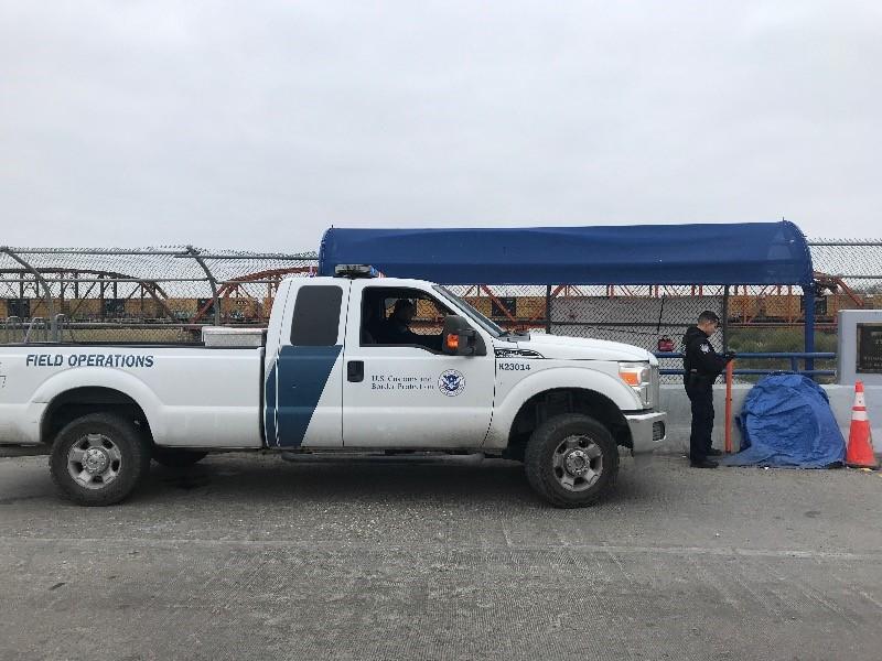 Decomisan cargamento de metanfetaminas en un camión de pasajeros en el Puente Dos de Eagle Pass