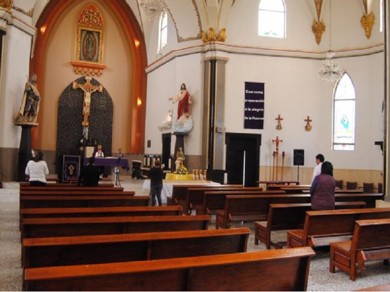 Hasta un 50% a caído la solicitud de servicios en la iglesia católica
