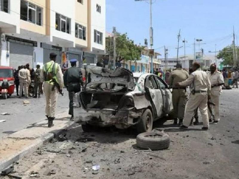 Bombazo y ataque armado a hotel en Somalia deja baño de sangre (VIDEO)