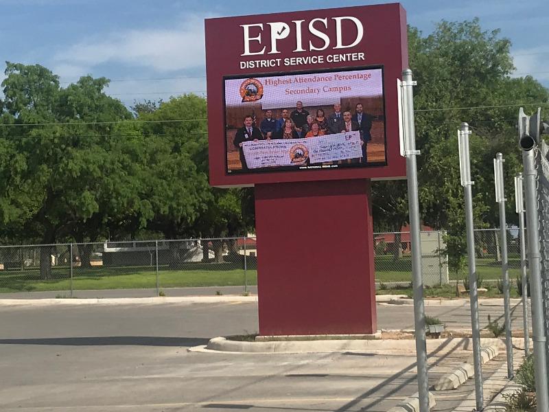 Distrito Escolar iniciar&aacute; esta semana el reparto de equipos de c&oacute;mputo a alumnos para clases virtuales