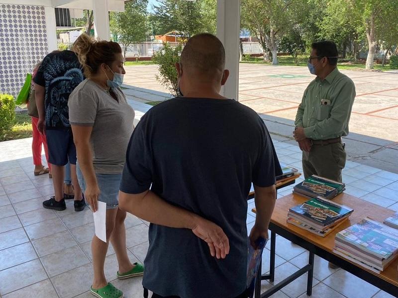 Escuelas no reciben recursos de nadie, por eso se cobran cuotas, aunque no son obligatorias: Director de Secundaria 