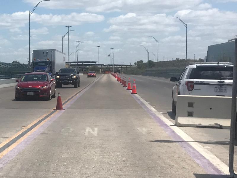 Aduana de Eagle Pass intensificará revisiones para confirmar que cruces en los puentes sean esenciales