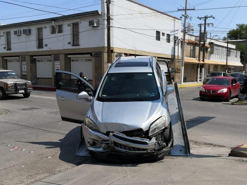 Chocan patrulla de la Guardia Nacional en la zona centro de Piedras Negras