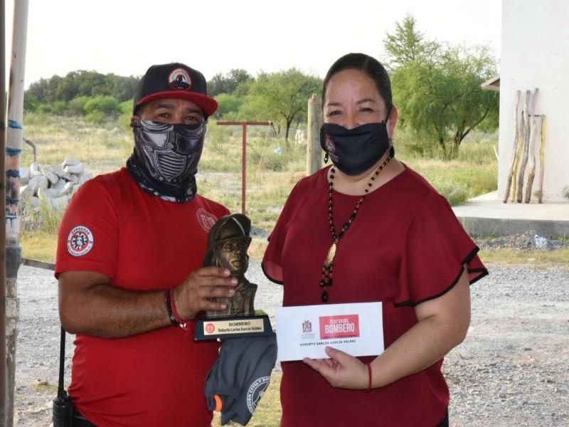 Reconocen la labor de los bomberos de Zaragoza en su d&iacute;a