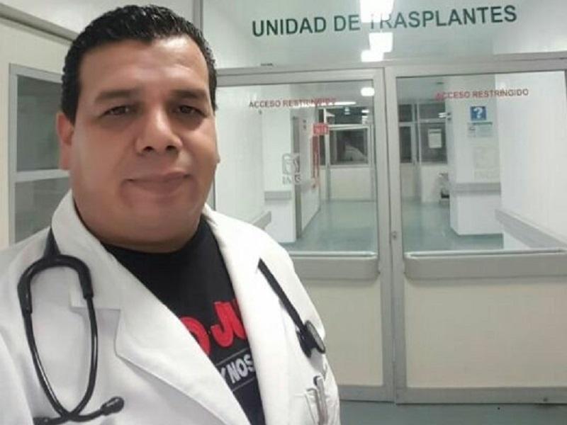 Piden donadores de plasma para el doctor Raúl Amaya Cruz, médico que labora en el IMSS y el Hospital General 