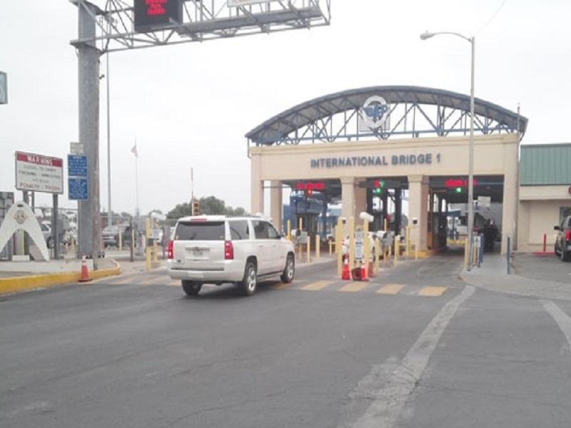 Es caro, pero seguiremos cruzando: Usuarios de puentes internacionales por aumento a tarifas