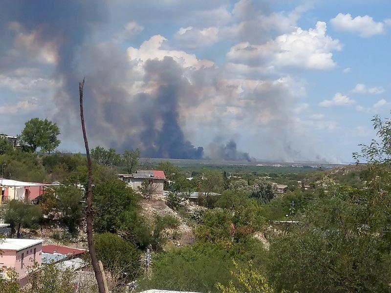 Alarma incendio en márgenes del río Bravo a habitantes de Acuña y Del Río (VIDEO)