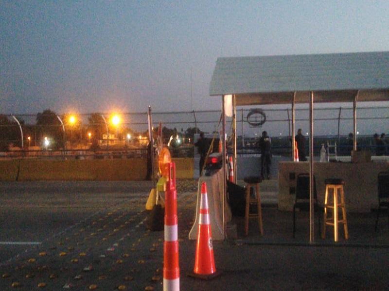 Activa CBP protocolo de seguridad en Puente Dos por presunto armado que persegu&iacute;a a migrantes