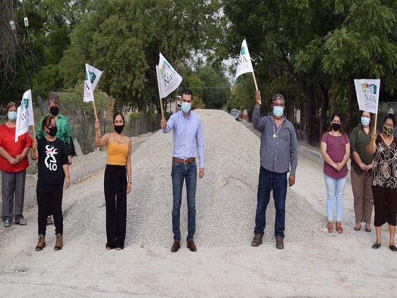 Sergio Vel&aacute;zquez pone en marcha obra de pavimentaci&oacute;n en Nava