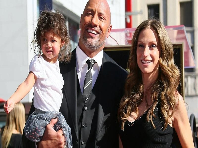 Dwayne Johnson, La Roca, y su familia dieron positivo a COVID-19