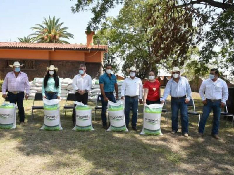 Entregan semilla de avena subsidiada en el municipio de Zaragoza