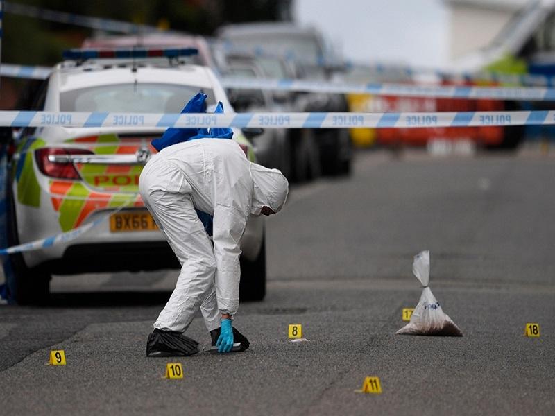 Apu&ntilde;alan a 8 personas en Londres, uno muri&oacute;; descartan acto terrorista