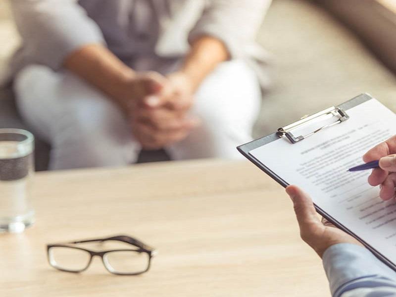 Entregan certificados de salud a quienes se recuperaron de COVID-19 