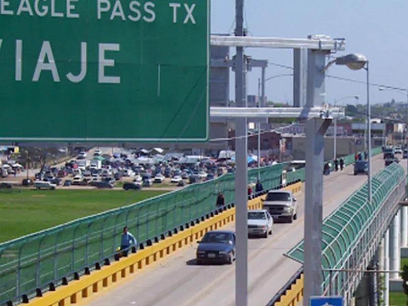Dejaron de cruzar por puentes de Eagle Pass 118 mil autos y 25 mil peatones, pierden casi medio MDD en agosto