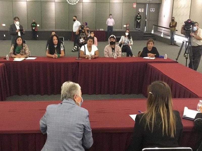 Se re&uacute;ne S&aacute;nchez Cordero en Segob con manifestantes que tomaron CNDH