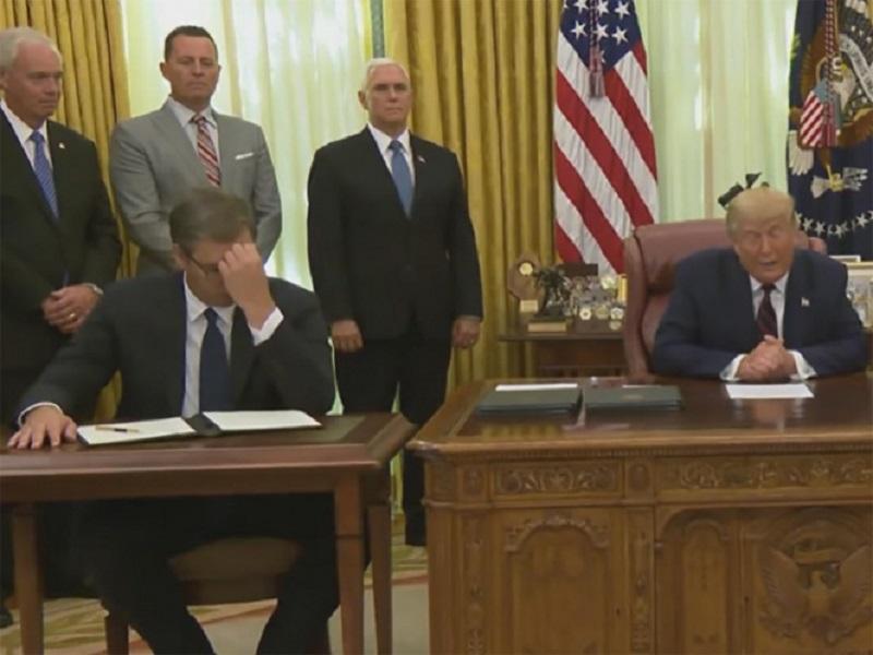 Se hace viral la reacción del presidente de Serbia tras firmar acuerdo con Trump (video)