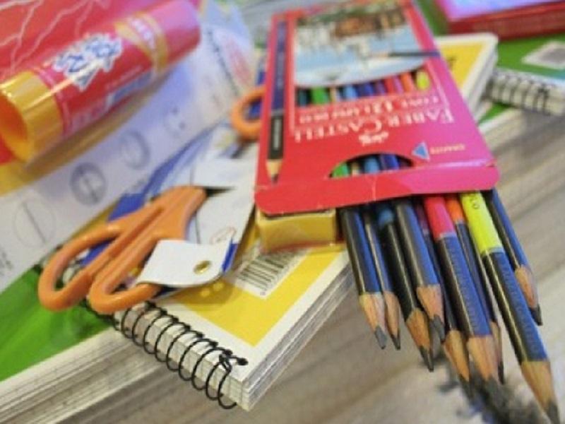 Acepta servicios educativos responsabilidad en resguardar &uacute;tiles cuando la finalidad es repartirlos a los alumnos (video)