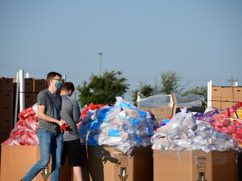 Requieren de voluntarios para la distribuci&oacute;n de despensas en Eagle Pass