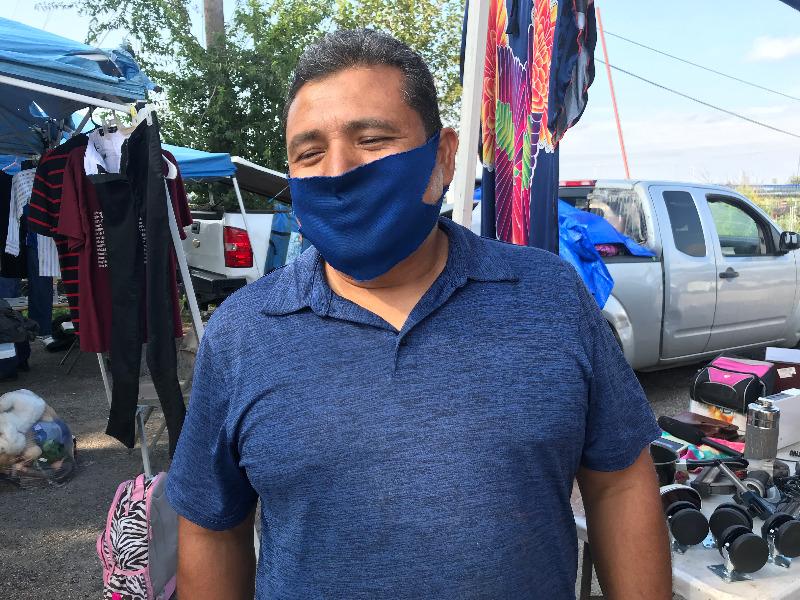 Pocos vendedores se instalaron en la pulga de Eagle Pass, esperan el regreso de los compradores mexicanos (video)