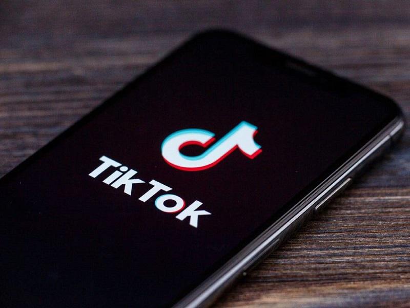 Proh&iacute;be Trump uso de TikTok y WeChat por seguridad nacional