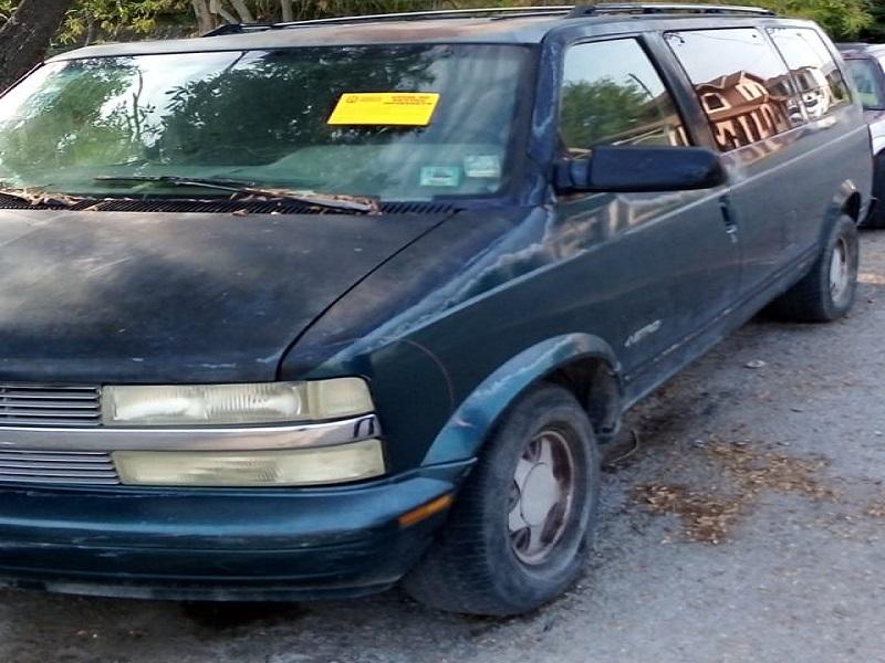 Retiran inspectores de las calles de Piedras Negras los veh&iacute;culos en estado de abandono o chatarra 