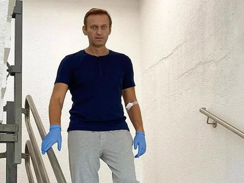 Dieron de alta al l&iacute;der opositor ruso, Alex&eacute;i Navalni, tras ser envenenado