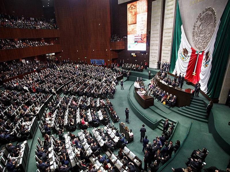 Avalan diputados reforma para que ning&uacute;n funcionario gane m&aacute;s que AMLO