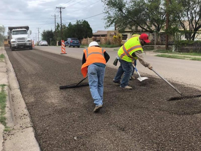Para octubre podr&iacute;a quedar terminada la reparaci&oacute;n de la calle Eidson Road (video)