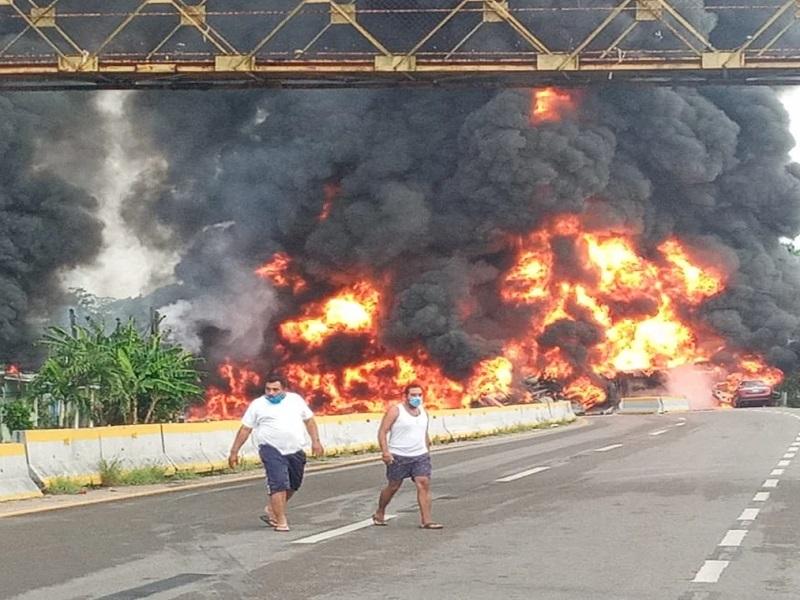 Explota pipa en Para&iacute;so, Tabasco; hay 4 muertos