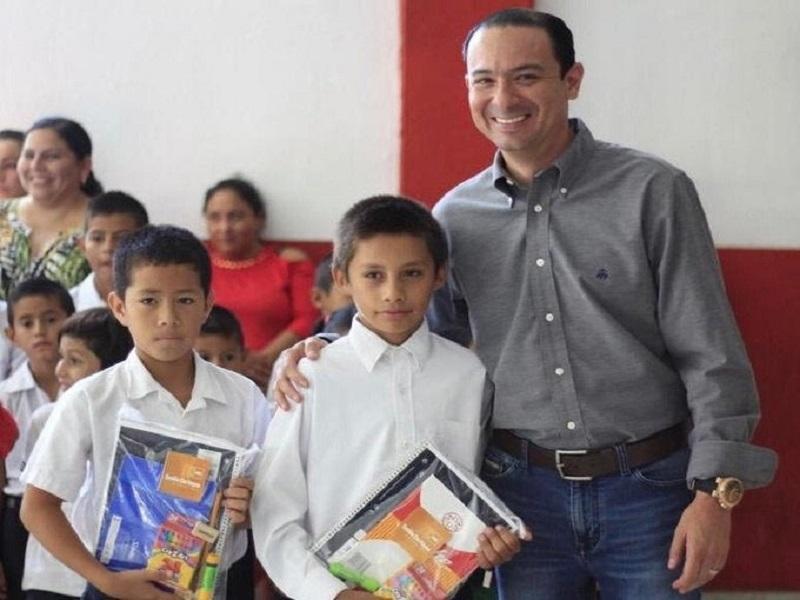 Buscan en el Legislativo de Coahuila garantizar escuelas con internet