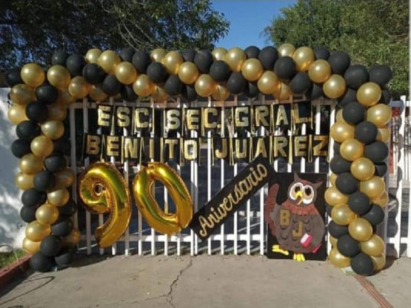 Celebra secundaria Benito Ju&aacute;rez 90 a&ntilde;os de su fundaci&oacute;n  (VIDEO)
