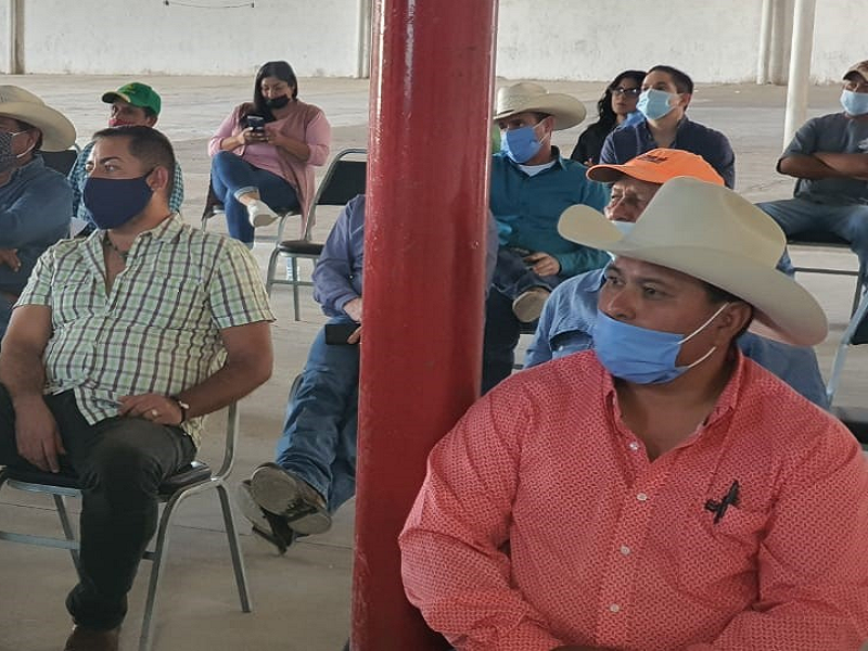 Buscan opciones para productores de riego en el municipio de Jiménez