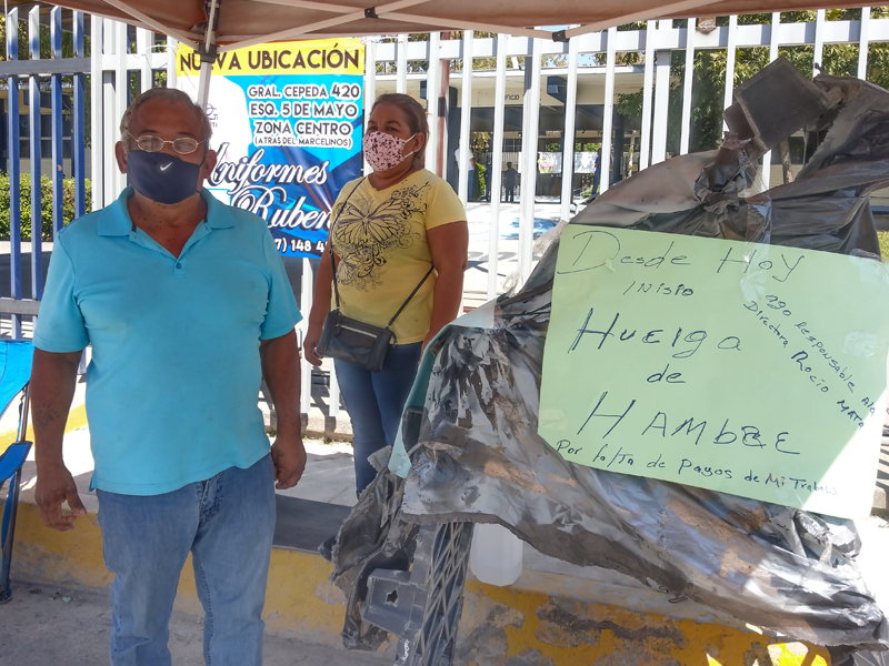 Pareja mantiene huelga de hambre en el Cbtis 54 de Acu&ntilde;a, exigen pago de casi 60 mil pesos trabajos de pintura 