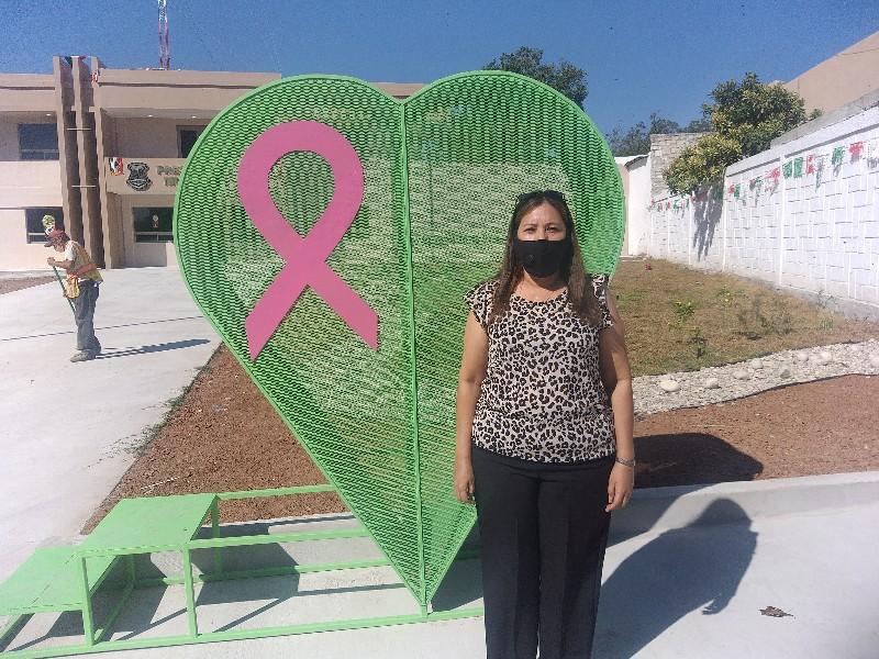 Instalan Corazón de la Esperanza para apoyar a personas con cáncer en Villa Unión