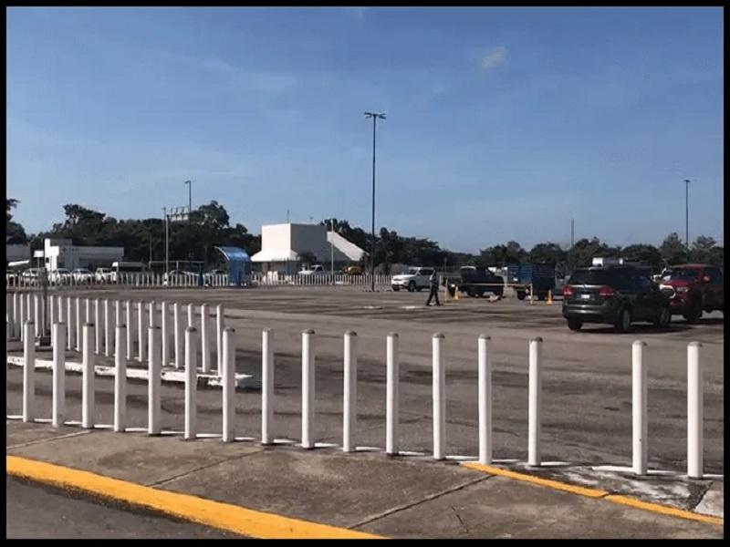 Al menos tres heridos por desplome de helic&oacute;ptero en Villahermosa, Tabasco