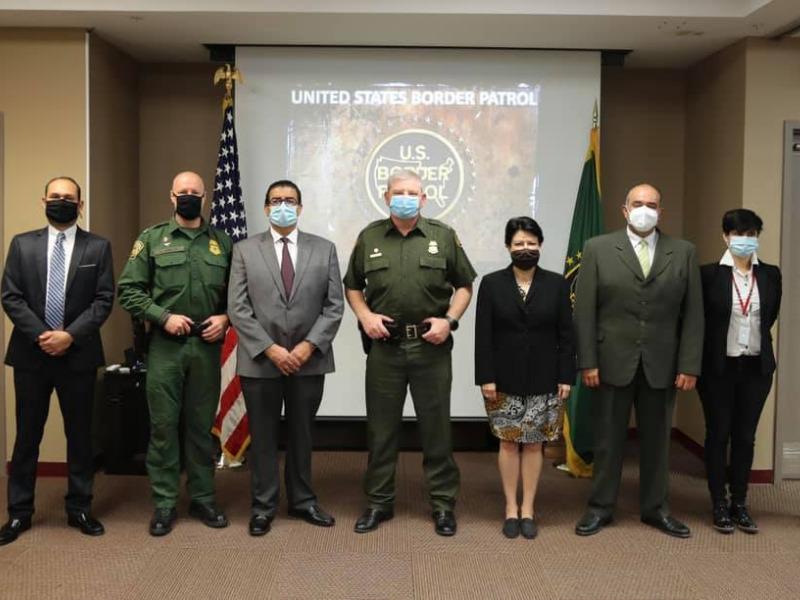 Patrulla Fronteriza instala entre el monte se&ntilde;alamientos para salvar a los indocumentados que se pierden