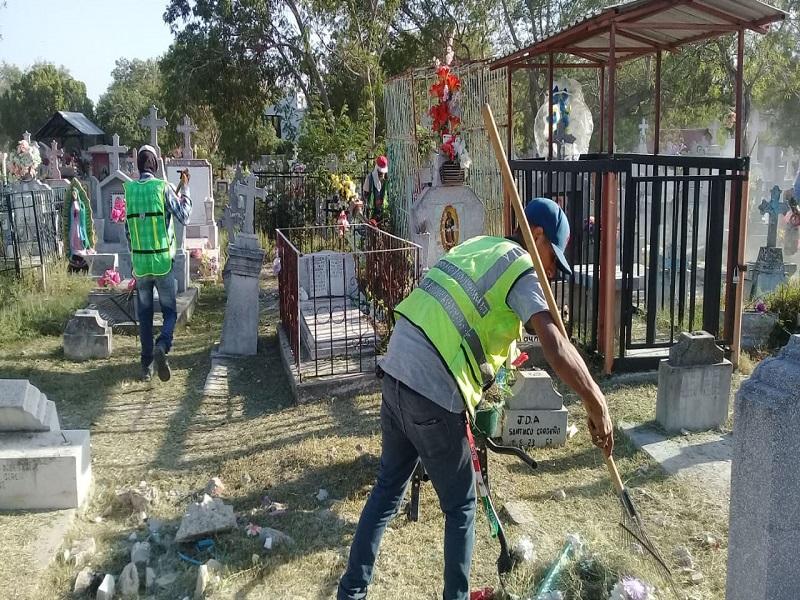 Estiman terminar este viernes limpieza del pante&oacute;n de la colonia Buena Vista en Piedras Negras