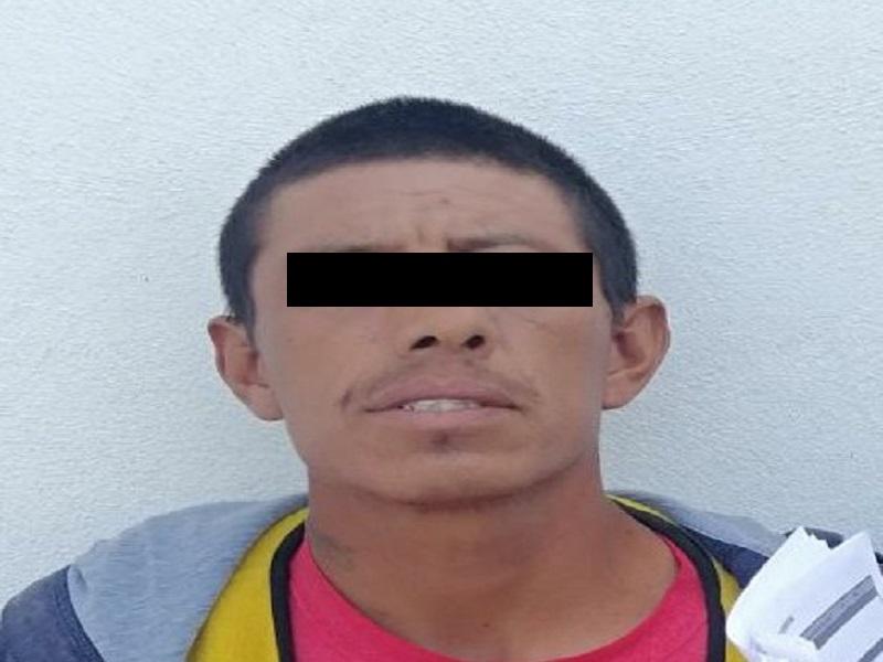 Detienen a sujeto que acosaba a una mujer, tra&iacute;a un arma blanca 