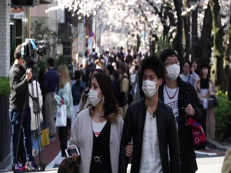 Hay m&aacute;s de 43.6 millones de casos positivos de COVID-19 en el mundo; EU supera los 8.7 millones, India los 7.9 y Brasil los 5.4