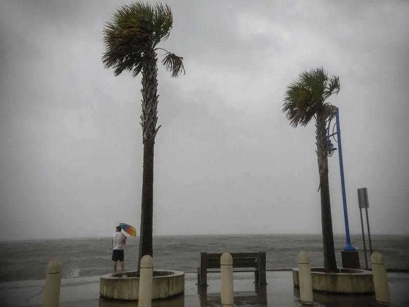 Al menos tres muertos dejó el huracán Zeta tras su paso por el sur de EU 