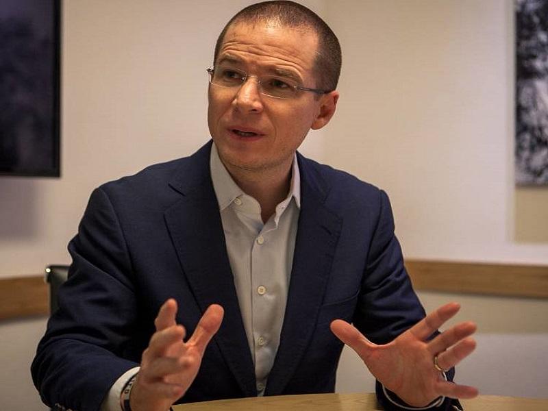 Dan de alta a Ricardo Anaya tras vencer al COVID-19