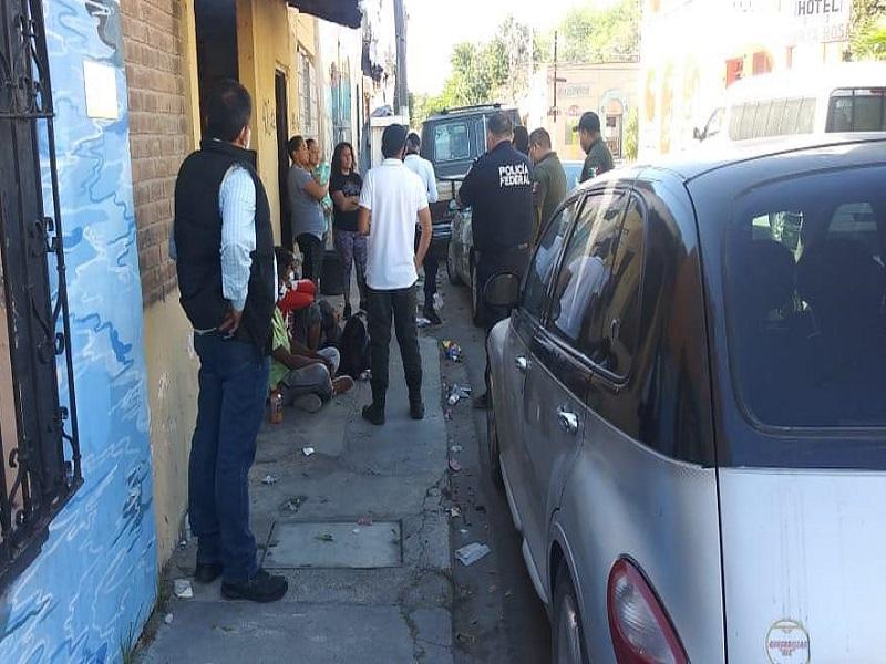 Revientan casa particular con 18 indocumentados en el centro de Piedras Negras (video)